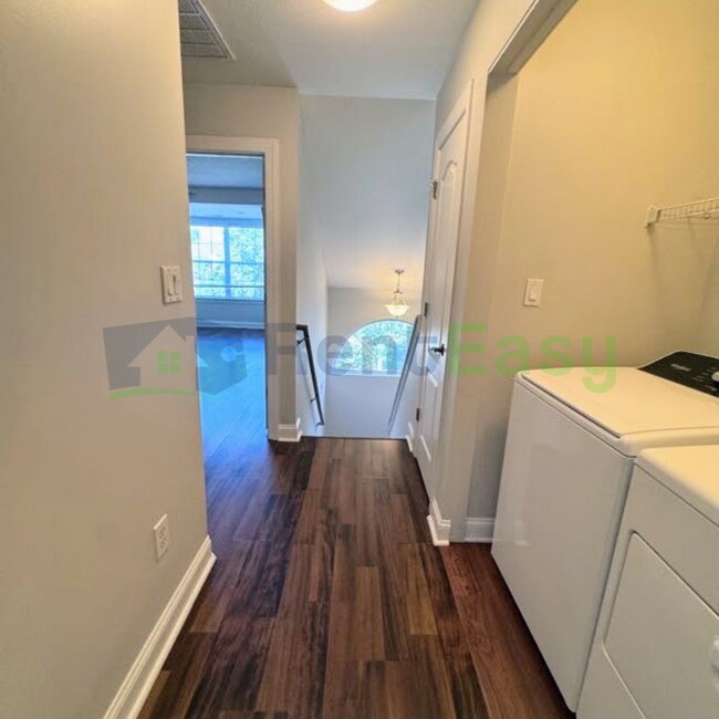 Building Photo - 4405 Harlesden Dr