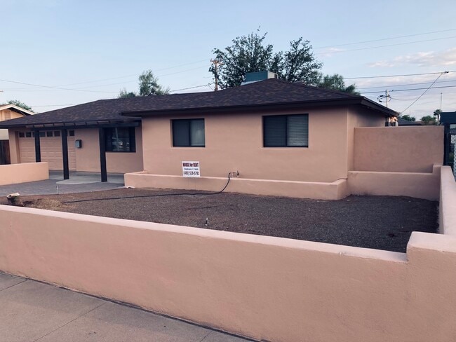 Building Photo - 6701 E Wilshire Dr