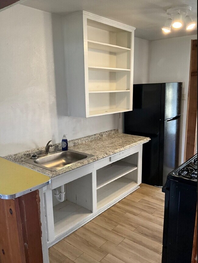 Building Photo - Charming 3-Bedroom Home in San Antonio - P...