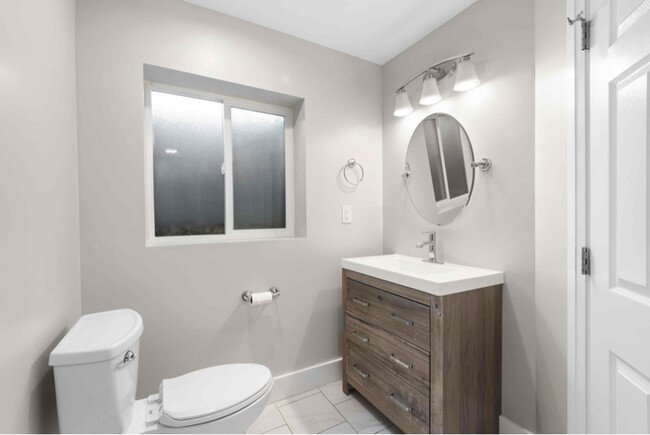 Building Photo - 3528 S 900 E