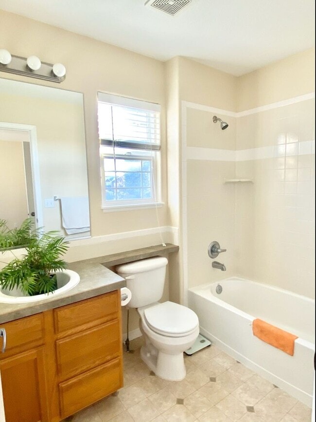 Building Photo - 2 Bedroom, 2.5 Bath Townhome with 2 Car Attached Garage in Fort Collins, Colorado