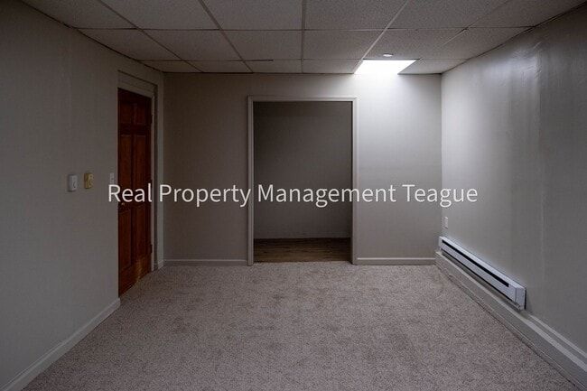 Building Photo - 1 S Main St