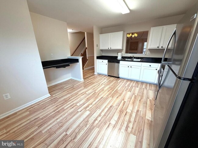 Building Photo - 540 Bridgeport Pl