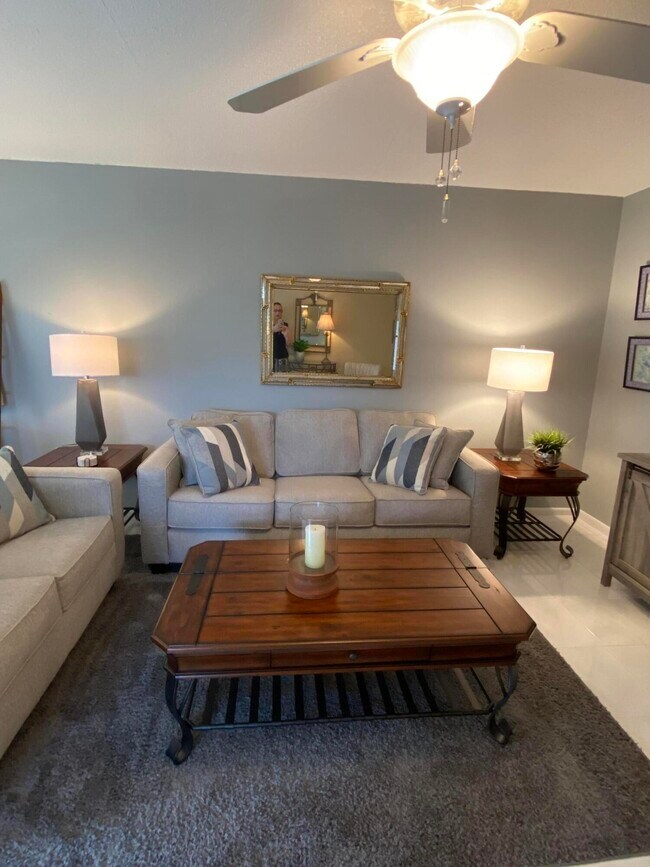 Building Photo - 72 Newport D