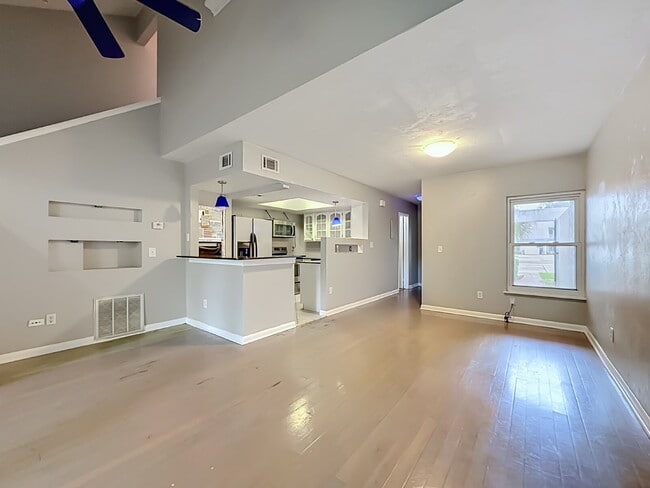 Building Photo - 2857 Wonderwood Ln