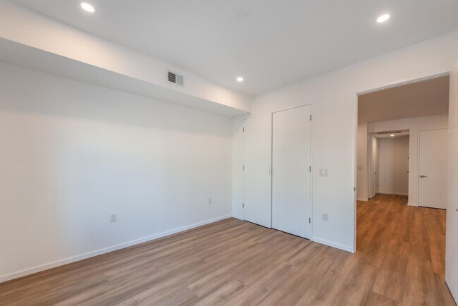 Building Photo - 206 Harrison Ave