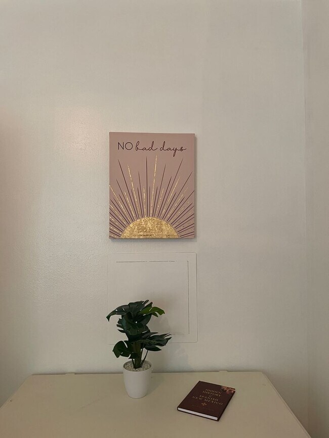 Building Photo - Great short term stay property! Nightly to monthly stays available!!