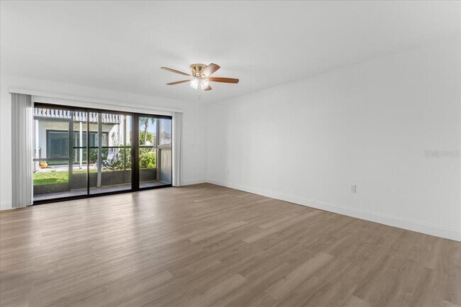 Building Photo - 11566 7th Ln N