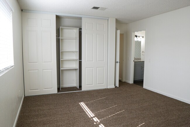 Building Photo - 80675 Harvard Ct