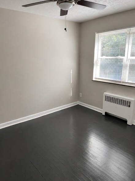 Building Photo - 1607 Asmann Ave