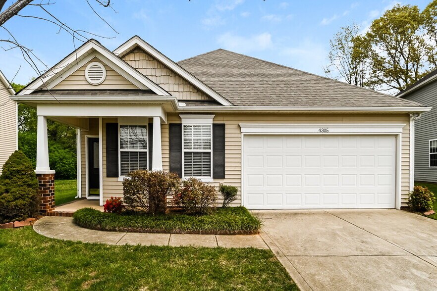 Primary Photo - 4305 High Shoals Dr