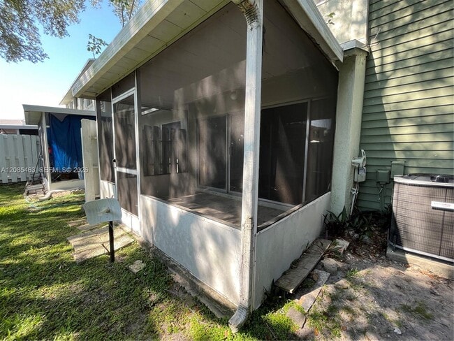 Building Photo - 781 Crystal Lake Dr