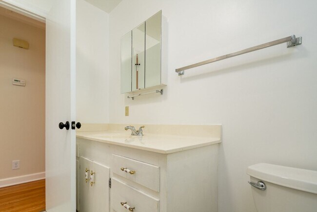 Building Photo - Single Family in Durham- Available Now