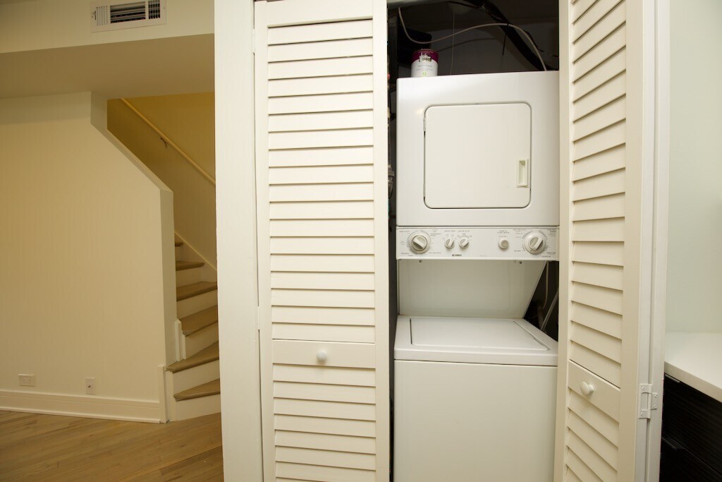 Building Photo - 843 W Grace St