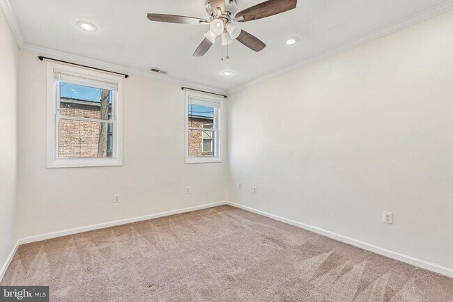 Building Photo - 214 N Madeira St