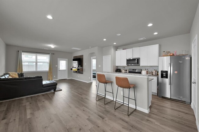 Building Photo - 2267 Raider Dr