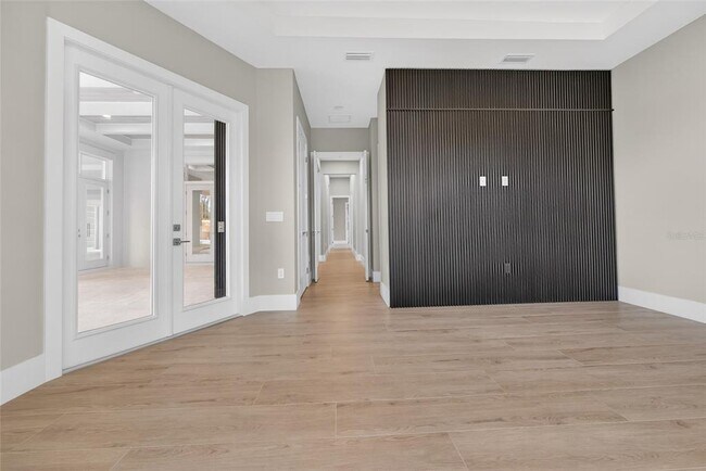 Building Photo - 16130 Pendio Dr