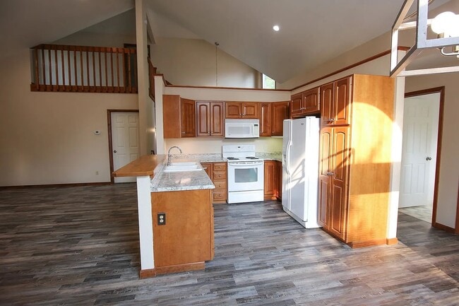 Building Photo - 2012 Quail Ct