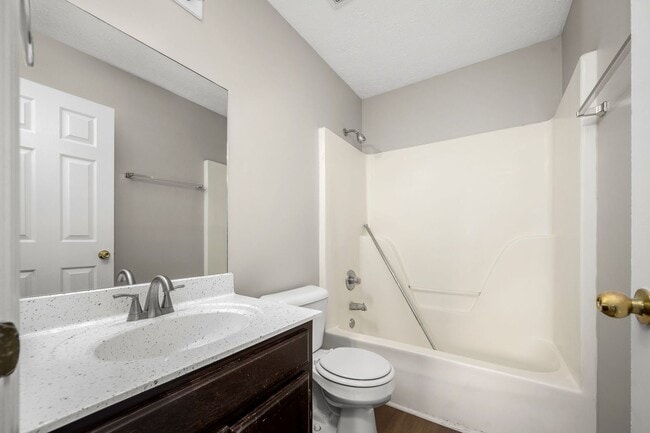 Building Photo - Hamlet Square Townhomes -2304A