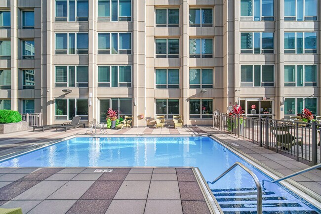 Building Photo - 33 W Ontario St