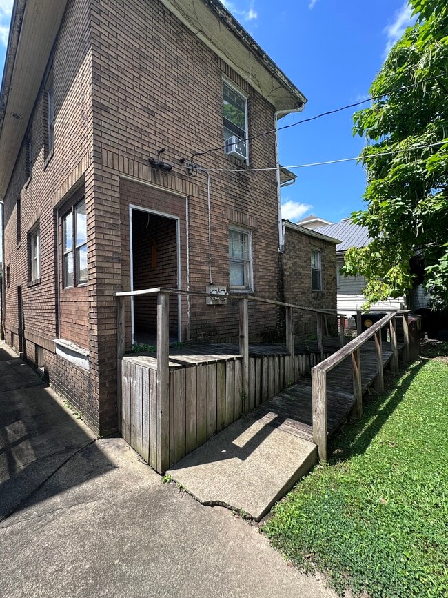 Building Photo - 1557 3rd St