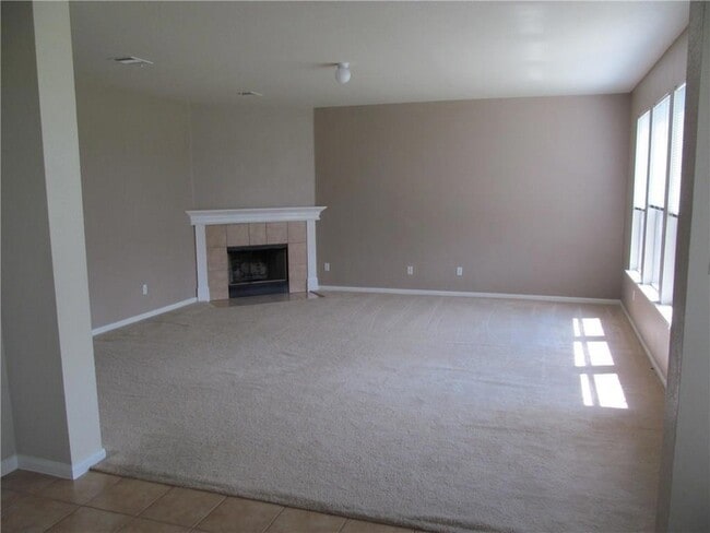 Building Photo - 221 Gainer Dr