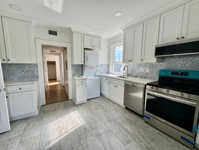 Building Photo - 66 Church Ln