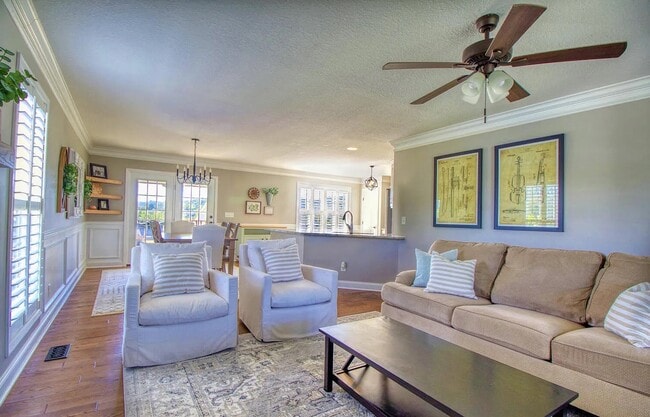 Building Photo - 5106 Tropicana Dr