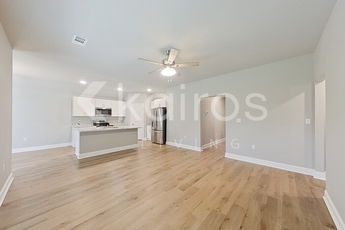 Building Photo - 13799 Pinyon Dr