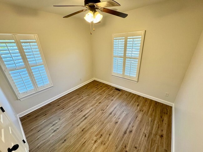 Building Photo - Fabulous South End Condo for Immediate Lease! Water included!