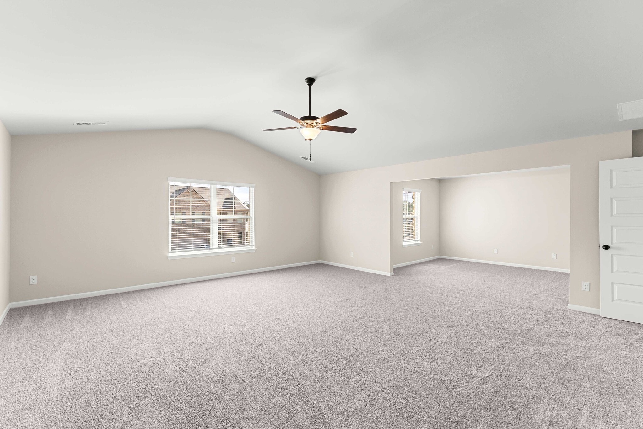 Building Photo - 755 Lakehaven Ln