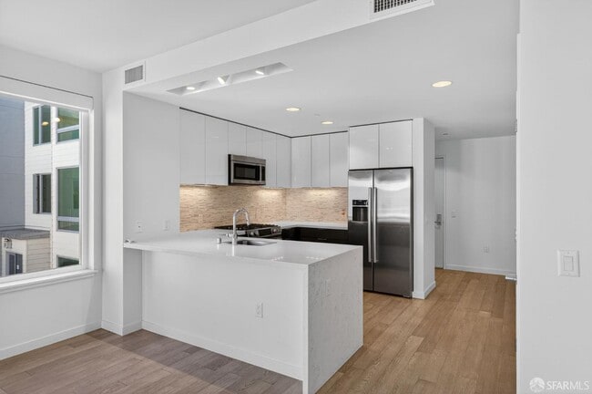 Building Photo - 10 Innes Ct