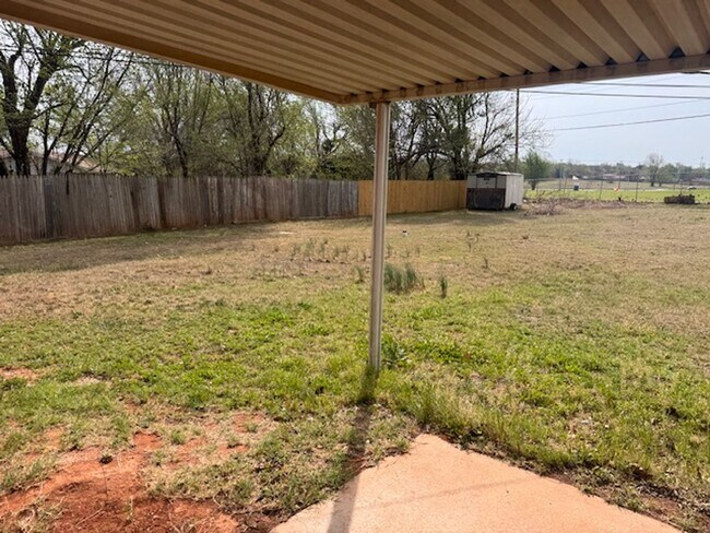 Building Photo - Newly remodeled 3 bed 1 bath garage conversion with monitored security!