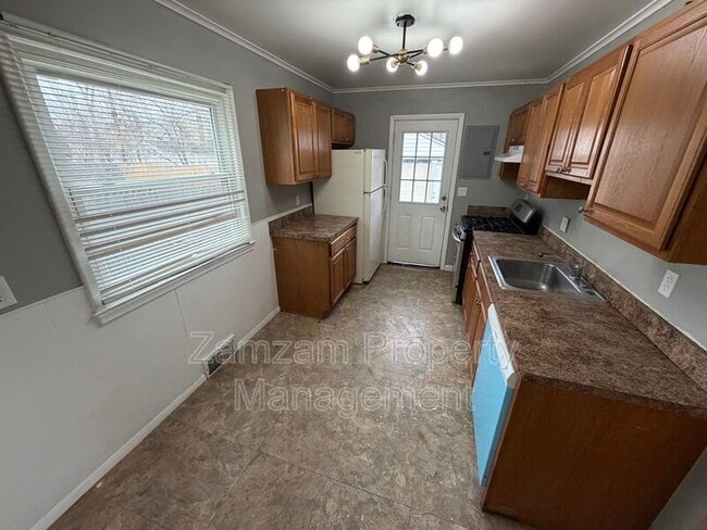 Building Photo - 8085 Stephens Rd