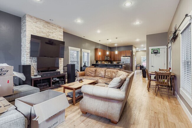 Building Photo - Great Home in Curtis Park, Just blocks to ...