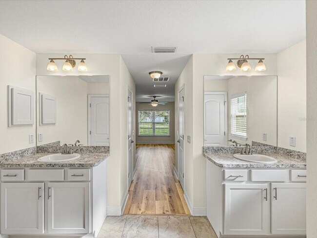 Building Photo - 12498 Stevie Marie Ct
