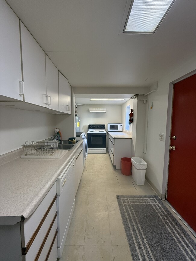 Building Photo - 7315 151st Ave NE