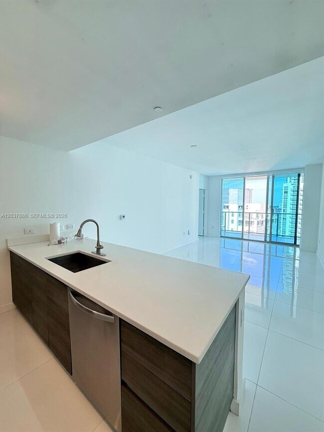 Building Photo - 1100 S Miami Ave
