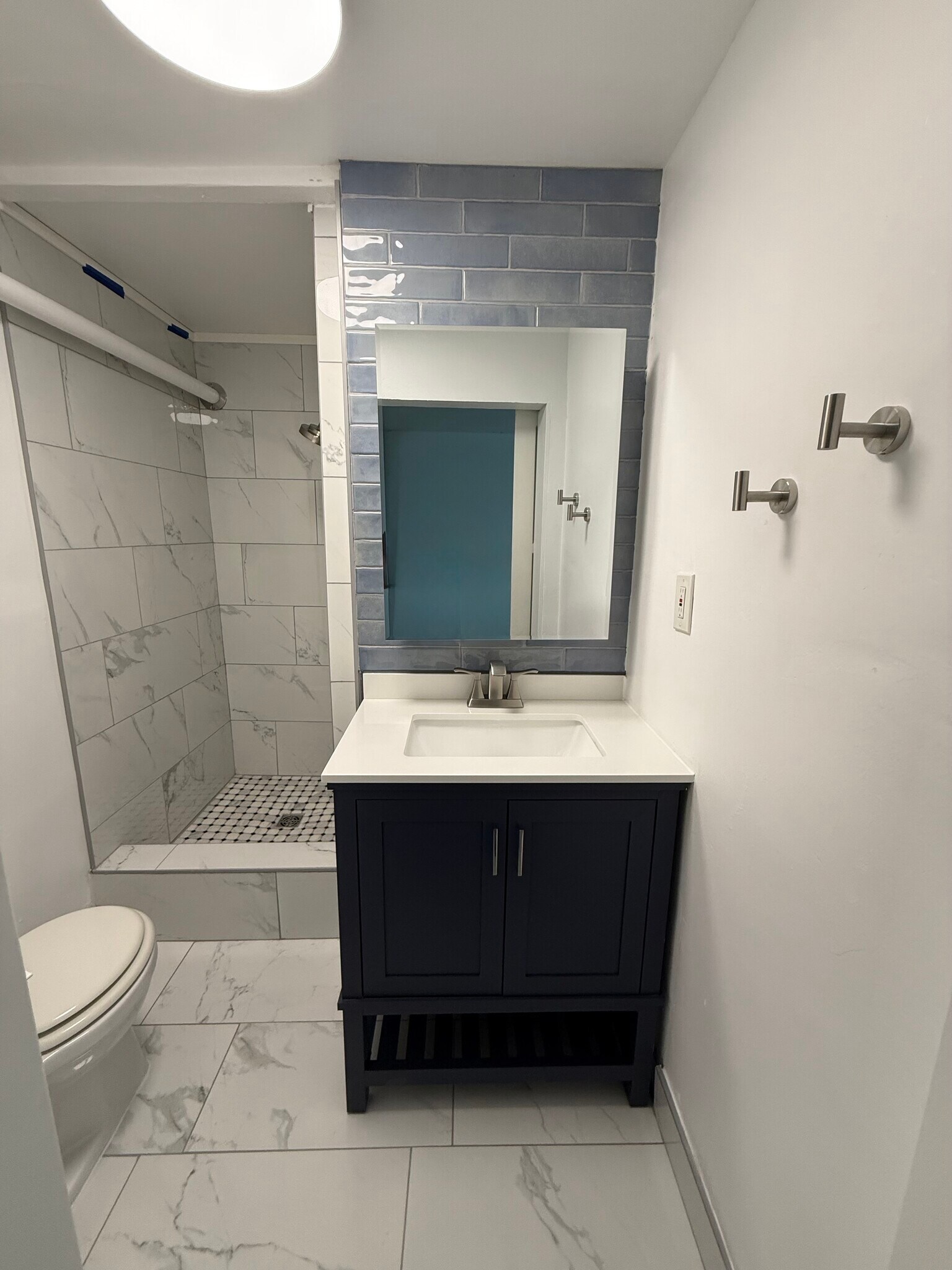 Building Photo - 1303 N Beverly Glen Blvd