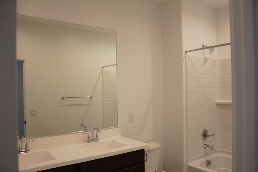 Building Photo - 12549 W Luxton Ln