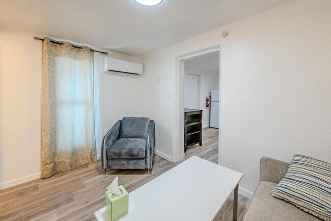 Building Photo - 704 Pacific Ave SW