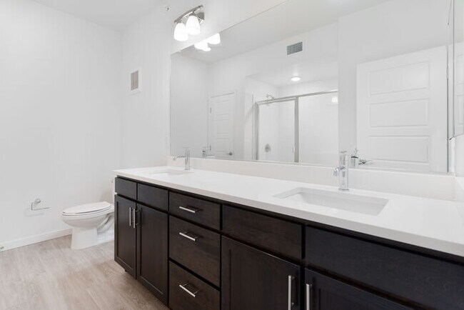 Building Photo - Gorgeous 2 beds 2 baths in Parker! Holiday...