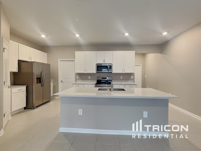Building Photo - 728 Abita Aly