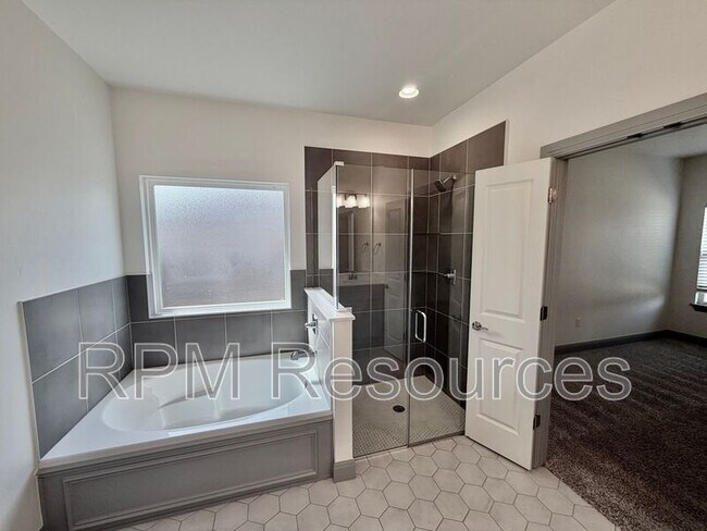 Building Photo - 3613 Shutter Ridge Dr