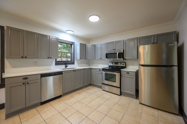 Building Photo - **REMODELED EAST NASHVILLE BUNGALOW IN HIG...