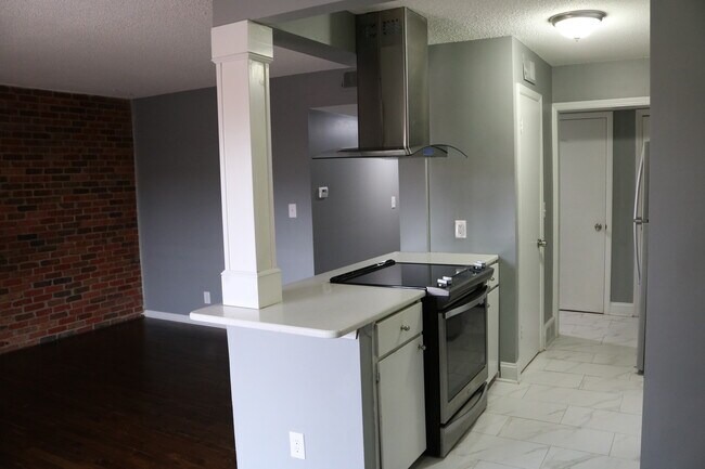 Building Photo - 4032 Clark Ave