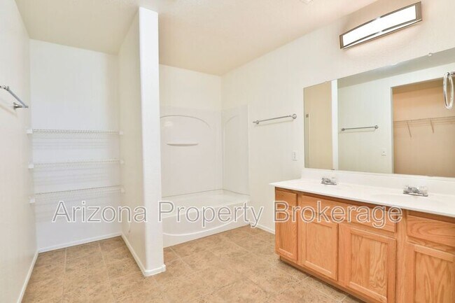 Building Photo - 5805 E Flowing Spring