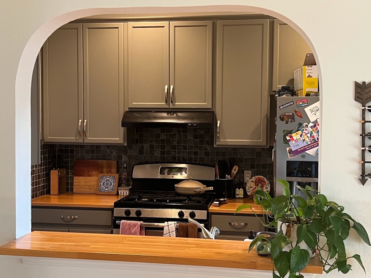 Building Photo - 1204 San Bernard St