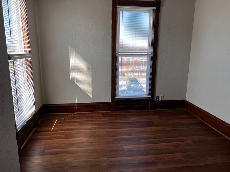 Building Photo - 107 S College Ave