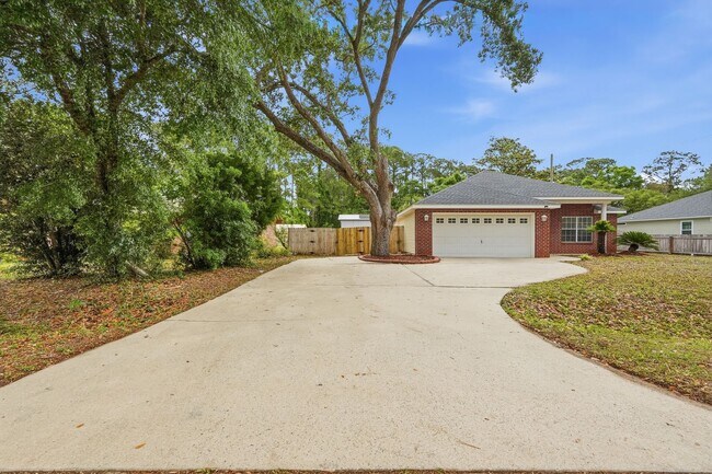 Building Photo - Renovated Home in Niceville!
